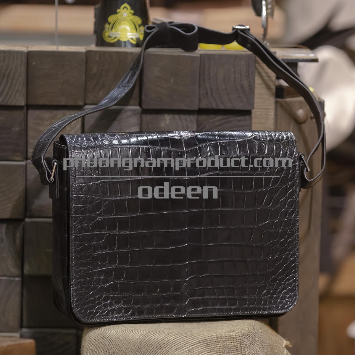 Sản xuất túi đeo chéo - Mẫu 003